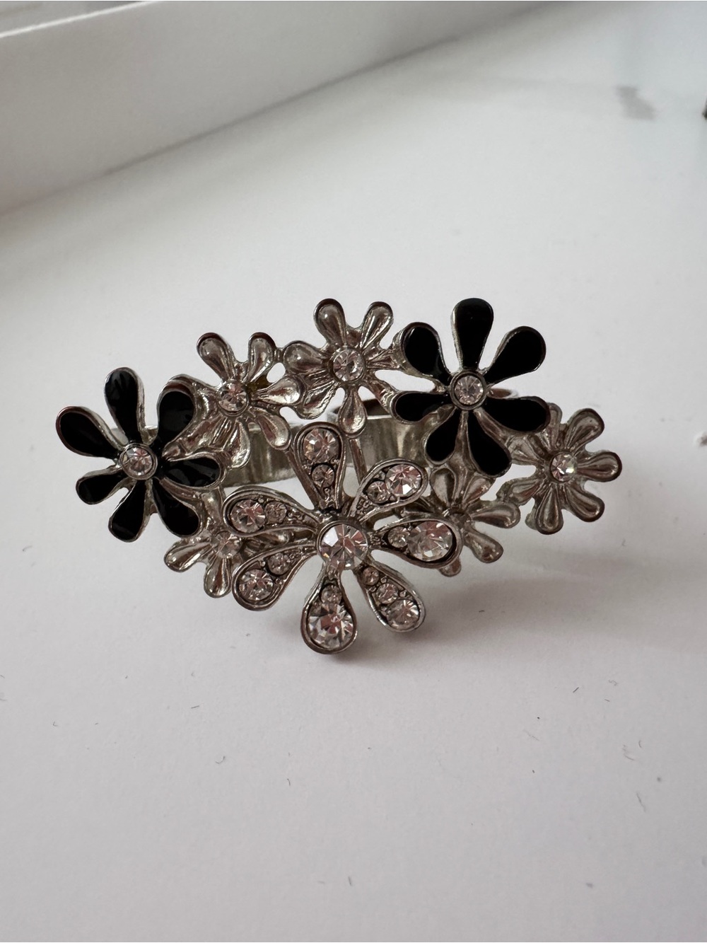 Double finger floral ring